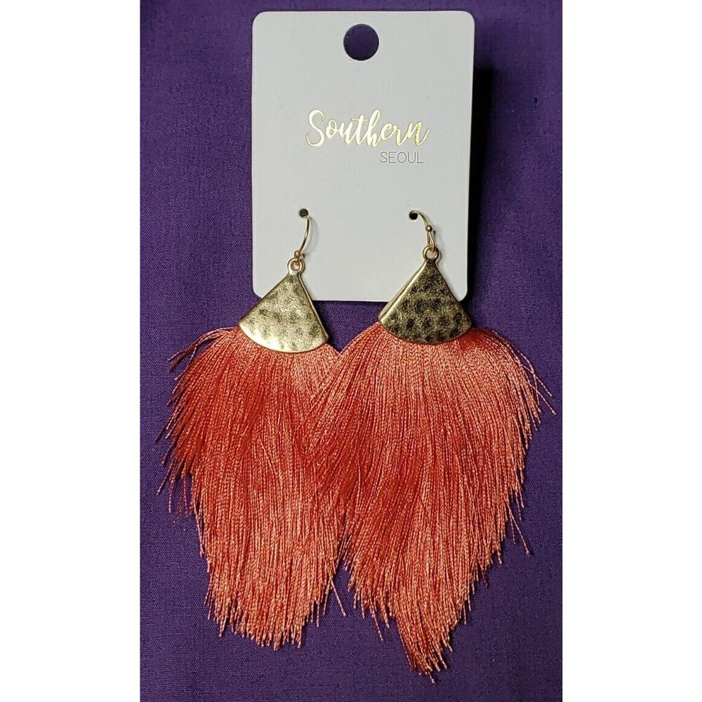 Southern Seoul Long Coral Colored Tassel Fringe Earrings, Hammered Gold Tone NWT